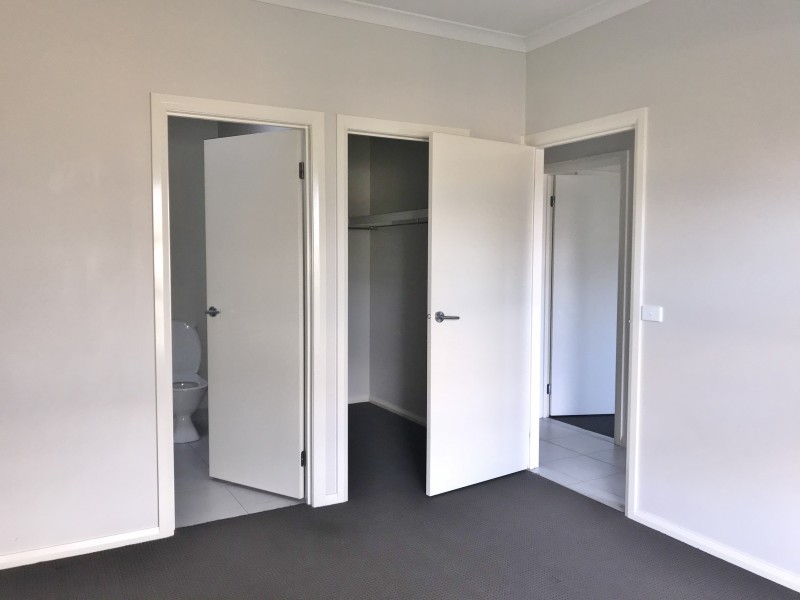 2 Deliza Walk, South Morang VIC 3752