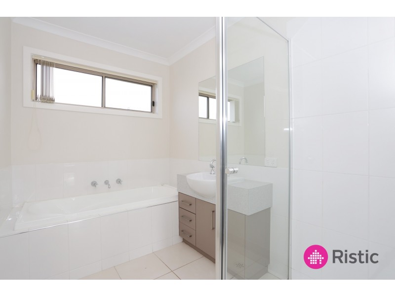 2 Treeview Drive, South Morang VIC 3752