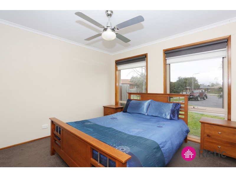 7 Wallace Place, Mill Park VIC 3082