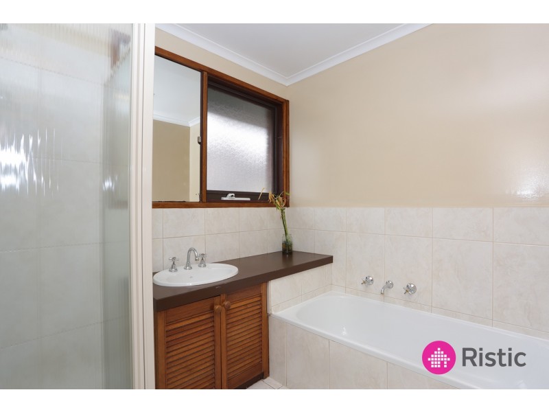 7 Wallace Place, Mill Park VIC 3082