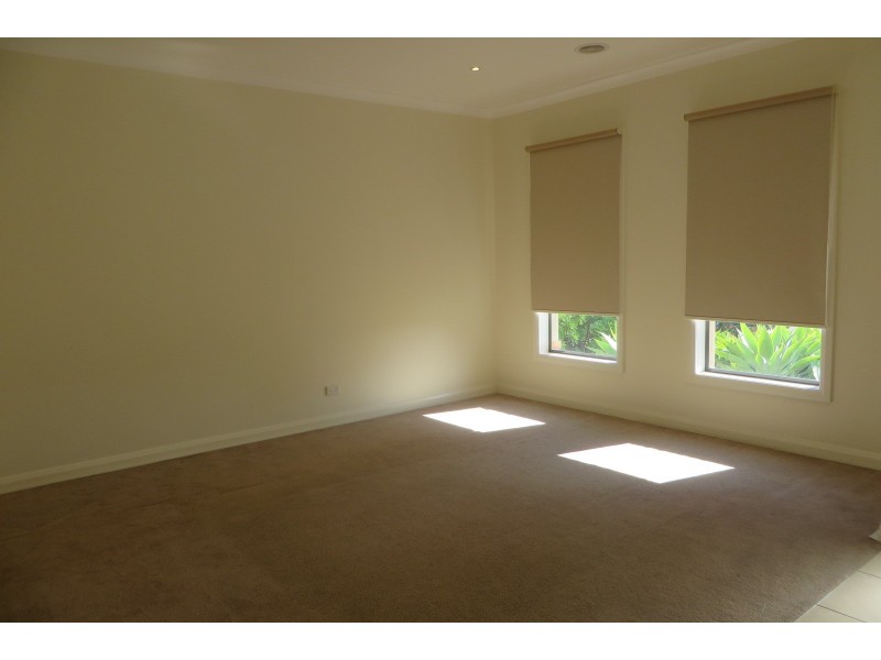 38 Mount Eccles Way, South Morang VIC 3752