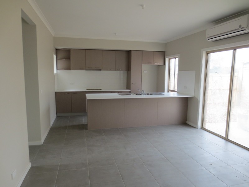 16 Pittard Walk, Epping VIC 3076