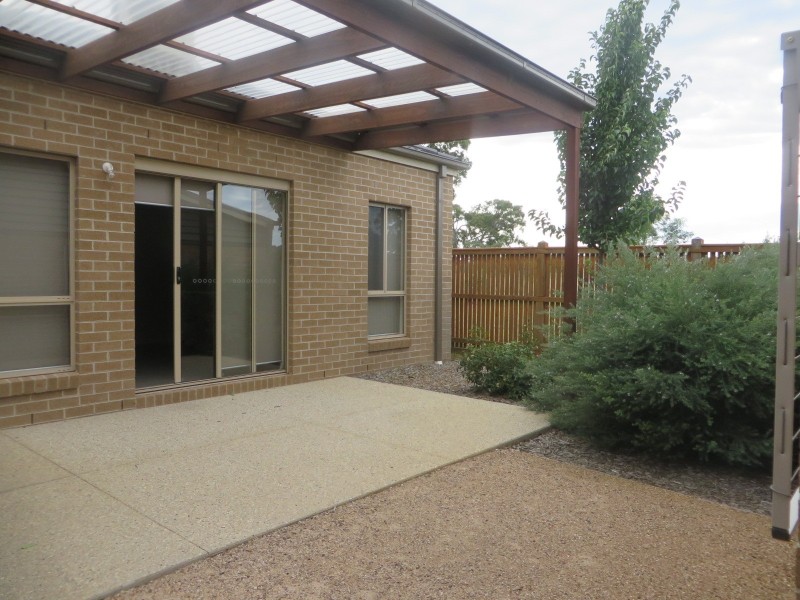 16 Pittard Walk, Epping VIC 3076