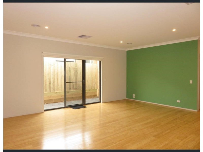 8 Fashoda Drive, Mernda VIC 3754