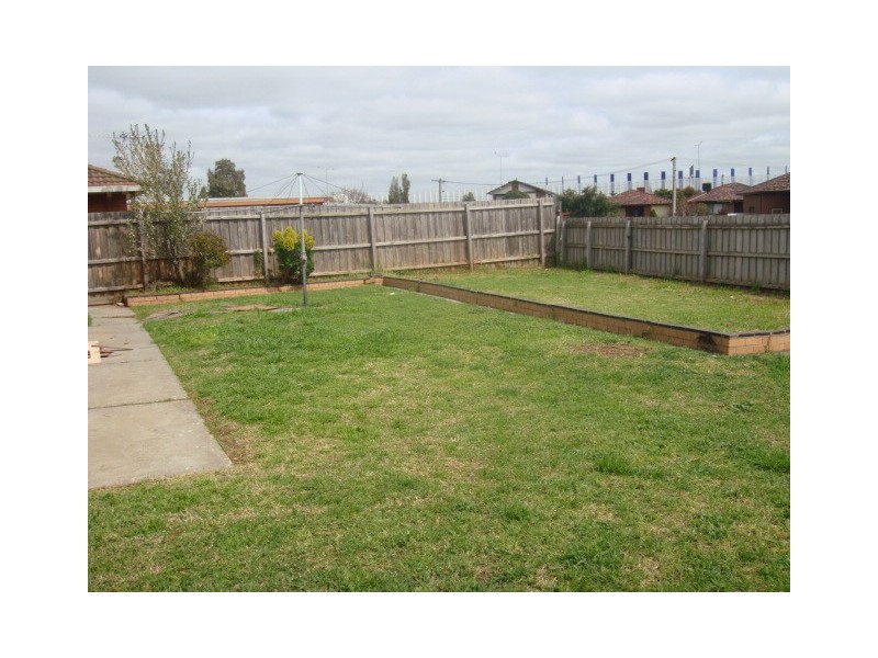 35 Carrington Boulevard, Thomastown VIC 3074