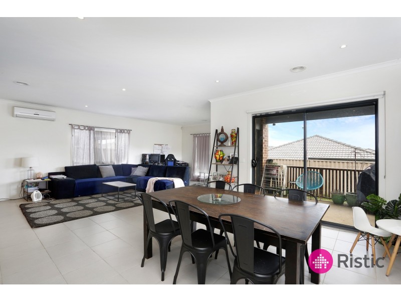 8 Keating Street, Pakenham VIC 3810