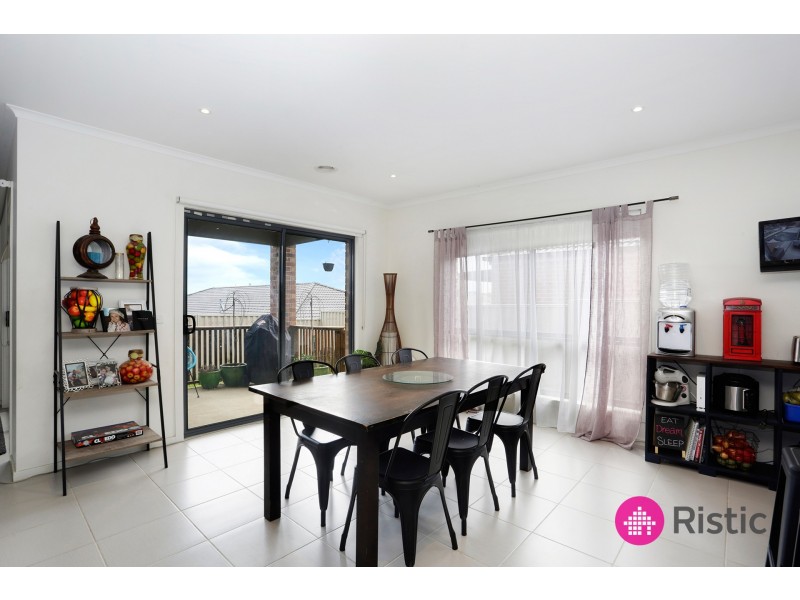 8 Keating Street, Pakenham VIC 3810