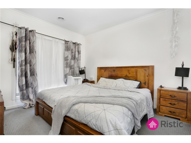 8 Keating Street, Pakenham VIC 3810