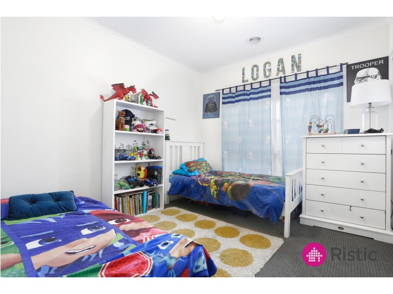 8 Keating Street, Pakenham VIC 3810