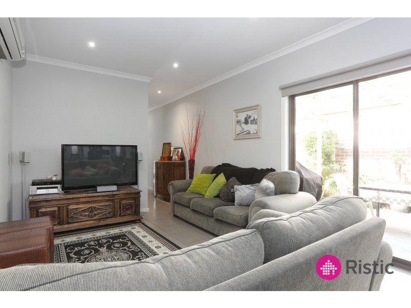 42 Coleridge Way, South Morang VIC 3752