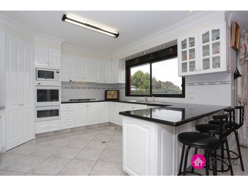 16 Appleberry Place, South Morang VIC 3752