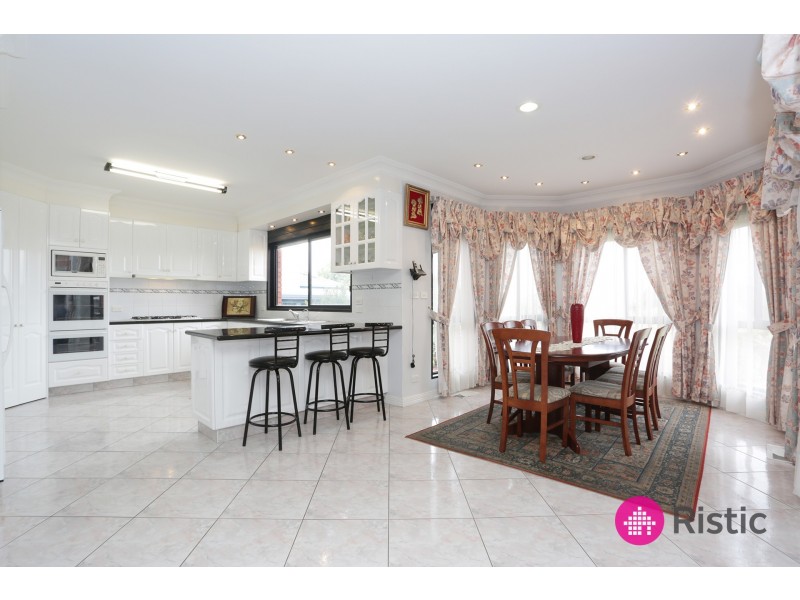 16 Appleberry Place, South Morang VIC 3752