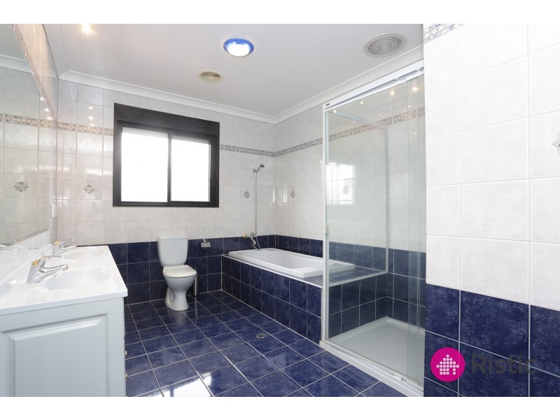 16 Appleberry Place, South Morang VIC 3752