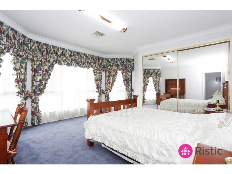 16 Appleberry Place, South Morang VIC 3752