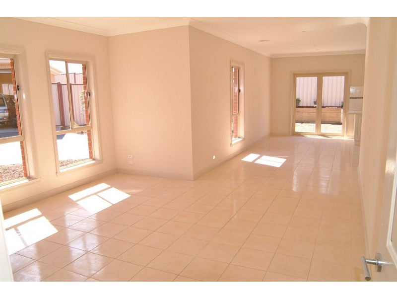 13/45 Ancona Drive, Mill Park VIC 3082