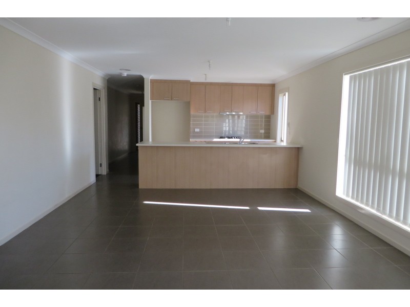 43 Senecio Drive, Doreen VIC 3754