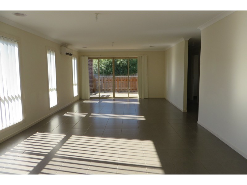 43 Senecio Drive, Doreen VIC 3754