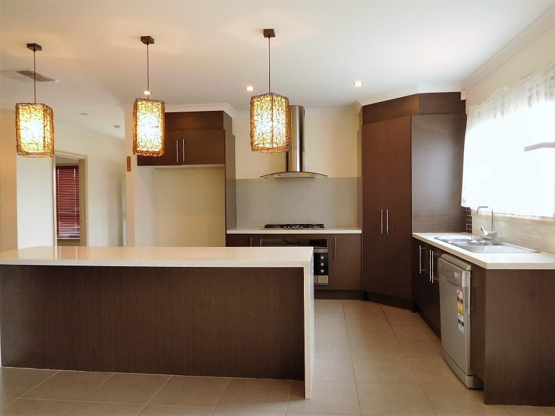 74 Corringa Way, Craigieburn VIC 3064