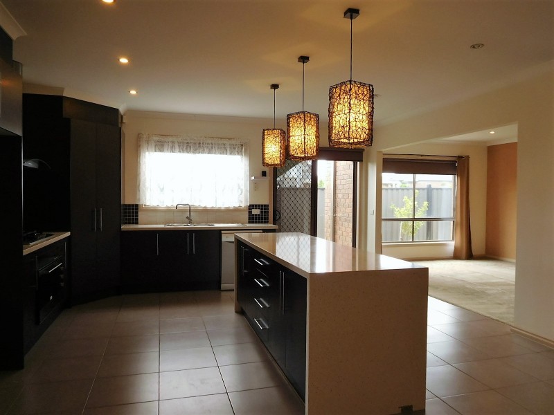 74 Corringa Way, Craigieburn VIC 3064
