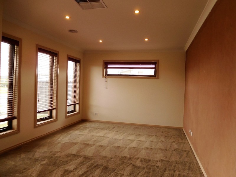 74 Corringa Way, Craigieburn VIC 3064