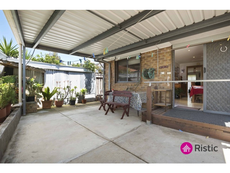 2/4 Jacoby Court, Mill Park VIC 3082