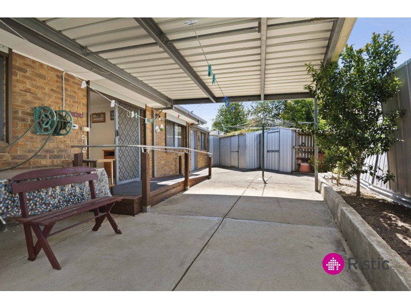 2/4 Jacoby Court, Mill Park VIC 3082