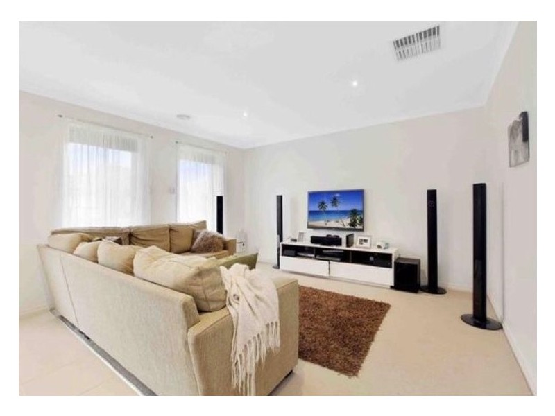 6 Madden Drive, South Morang VIC 3752