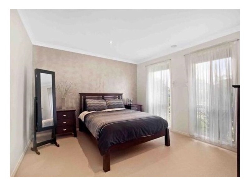 6 Madden Drive, South Morang VIC 3752