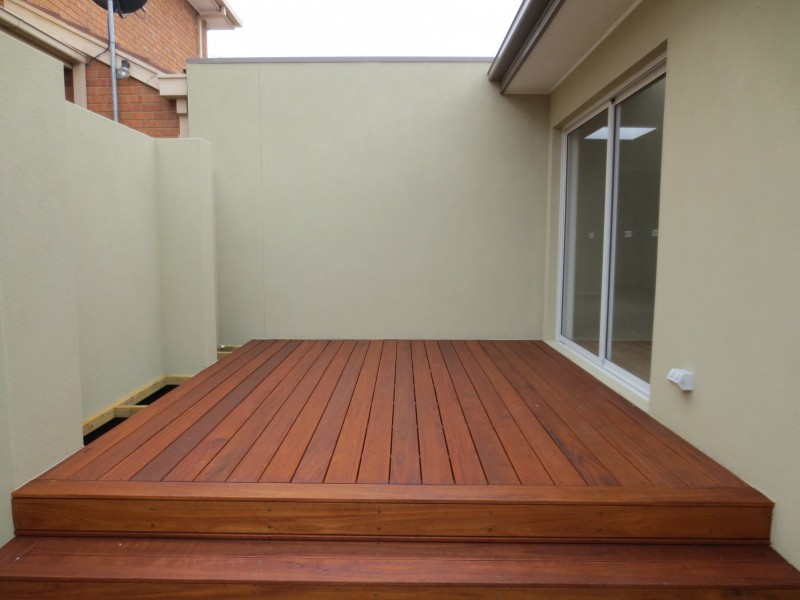 1/2 Woolnough Drive, Epping VIC 3076