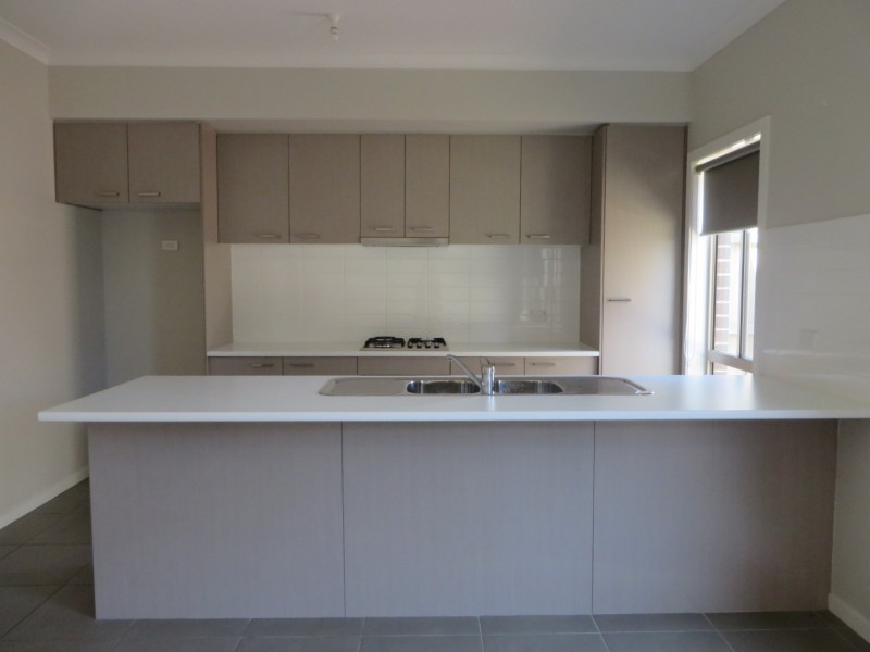 10 Pittard Walk, Epping VIC 3076