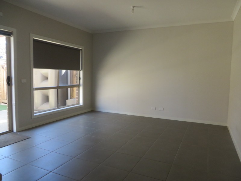 10 Pittard Walk, Epping VIC 3076