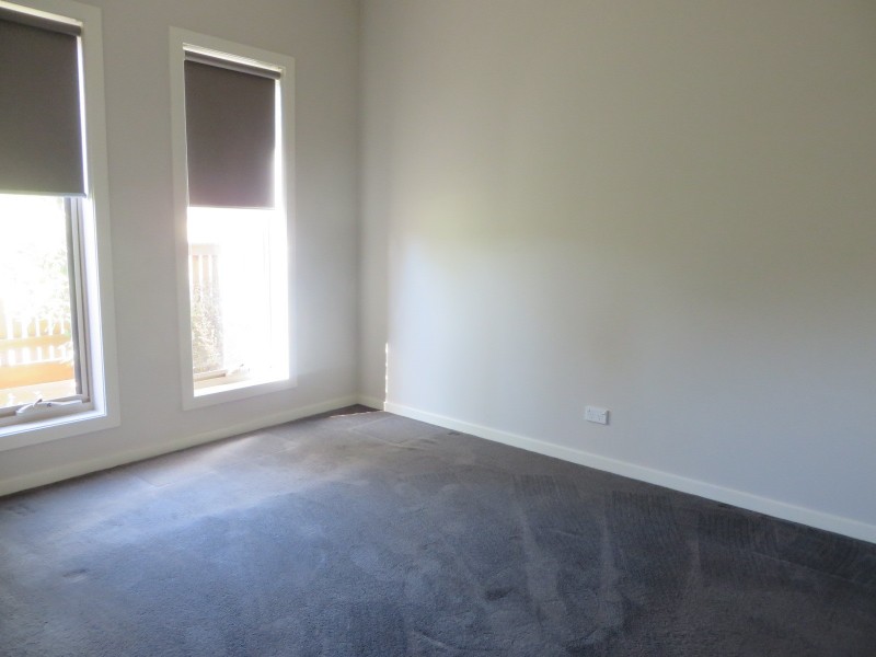 10 Pittard Walk, Epping VIC 3076