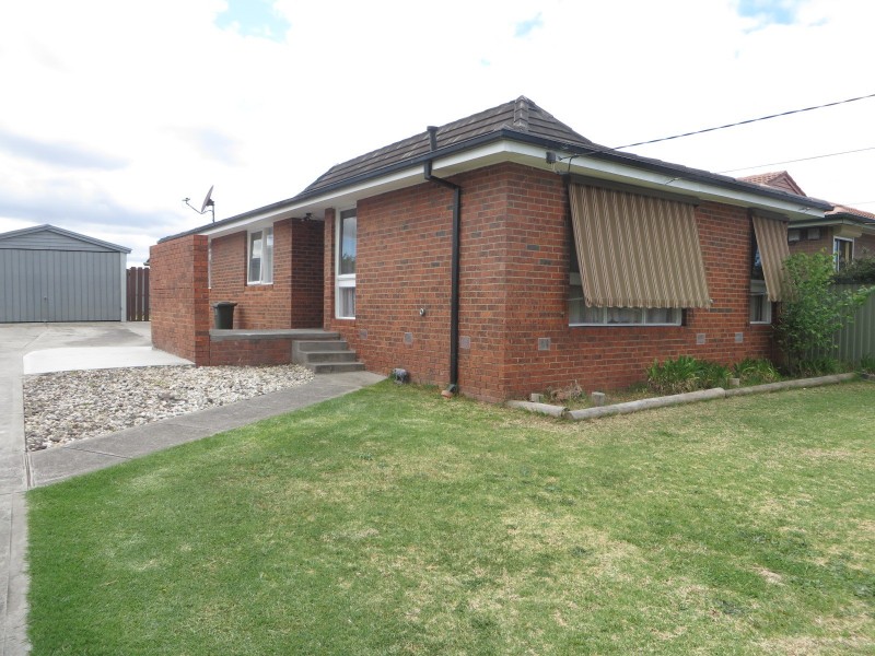 18 Menzies Parade, Lalor VIC 3075