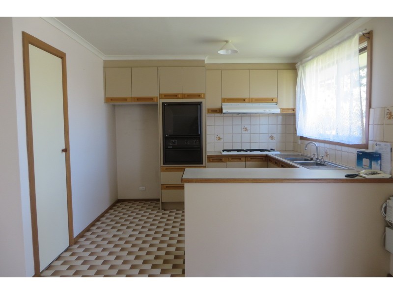 38 Prince Of Wales Avenue, Mill Park VIC 3082