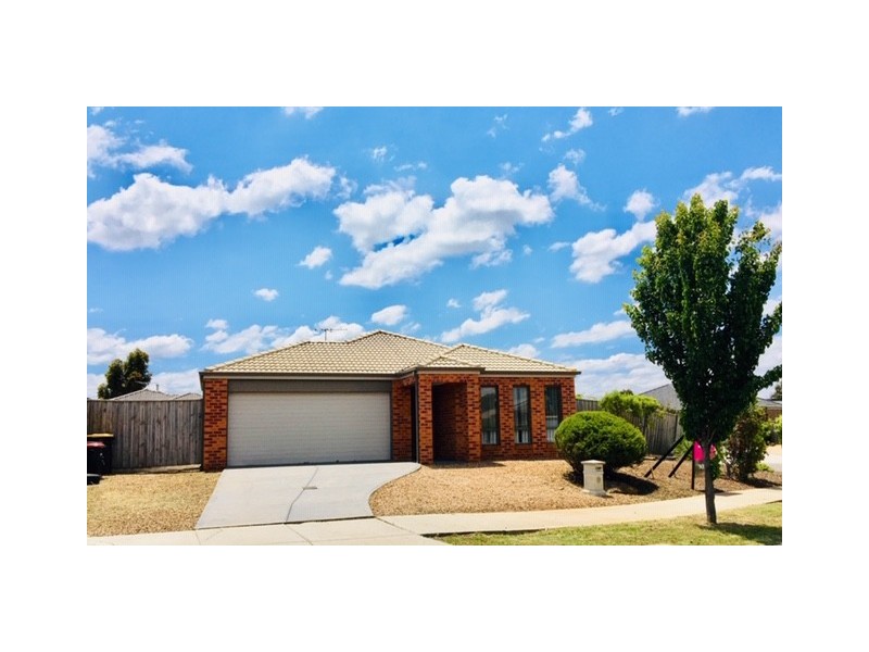 2 Parris Avenue, Melton West VIC 3337