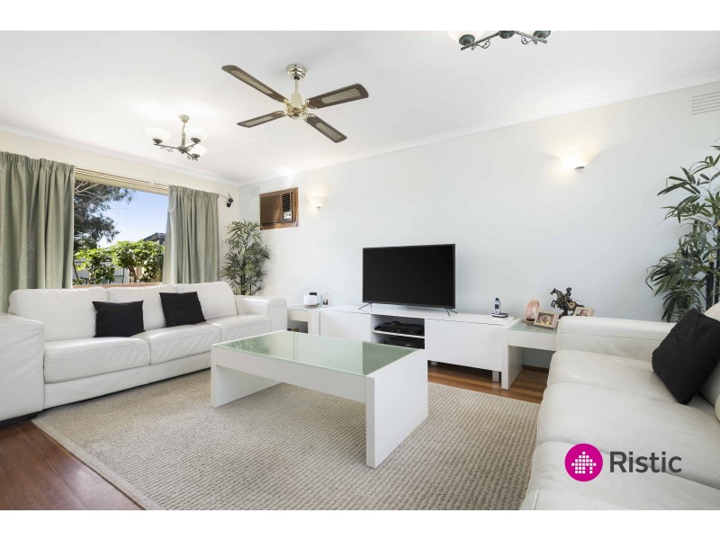 2 Christie Avenue, Mill Park VIC 3082