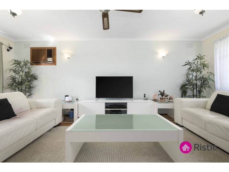 2 Christie Avenue, Mill Park VIC 3082