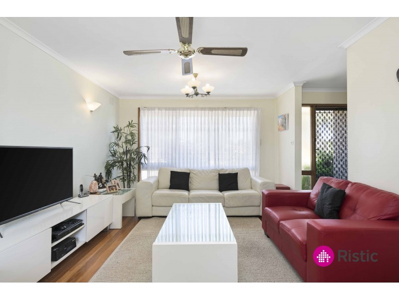 2 Christie Avenue, Mill Park VIC 3082