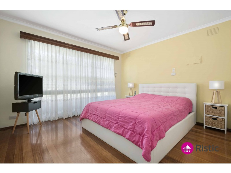 2 Christie Avenue, Mill Park VIC 3082