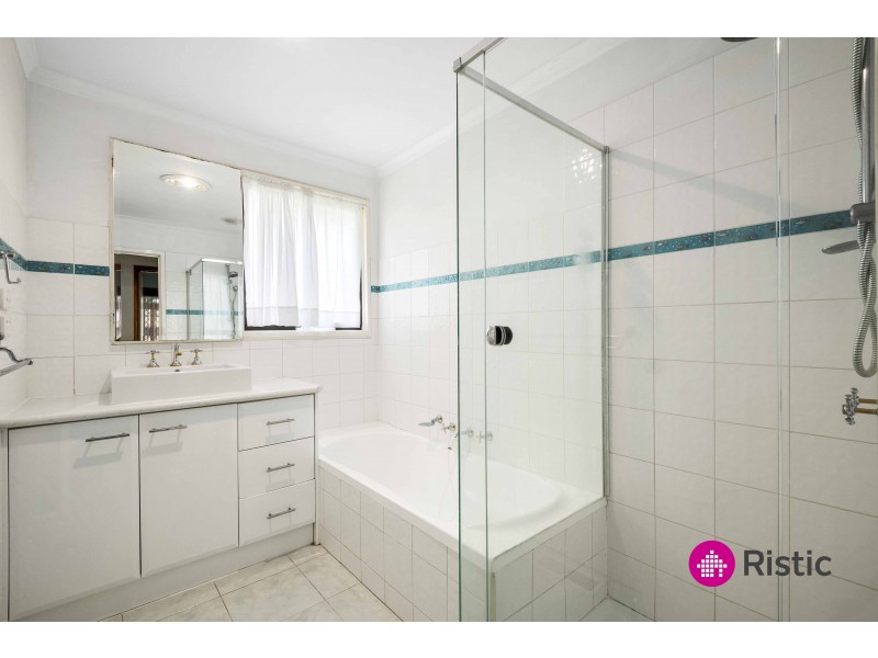 2 Christie Avenue, Mill Park VIC 3082