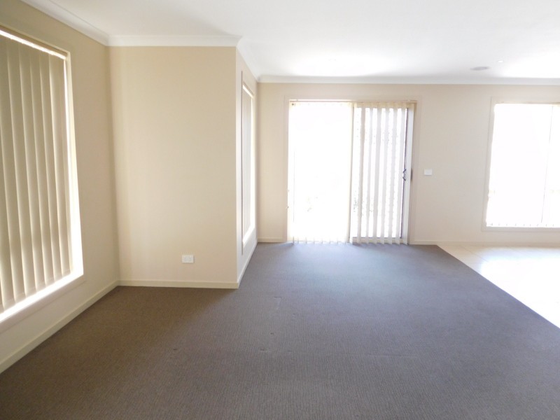 2/6 Uren Court, Thomastown VIC 3074