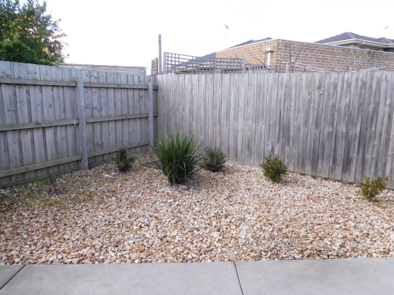 2/6 Uren Court, Thomastown VIC 3074