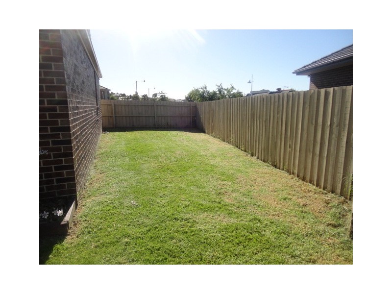33 Belinda Court, South Morang VIC 3752