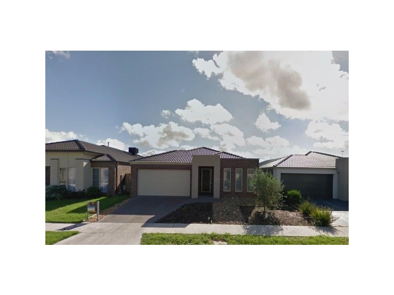 8 Marlin Crescent, Point Cook VIC 3030