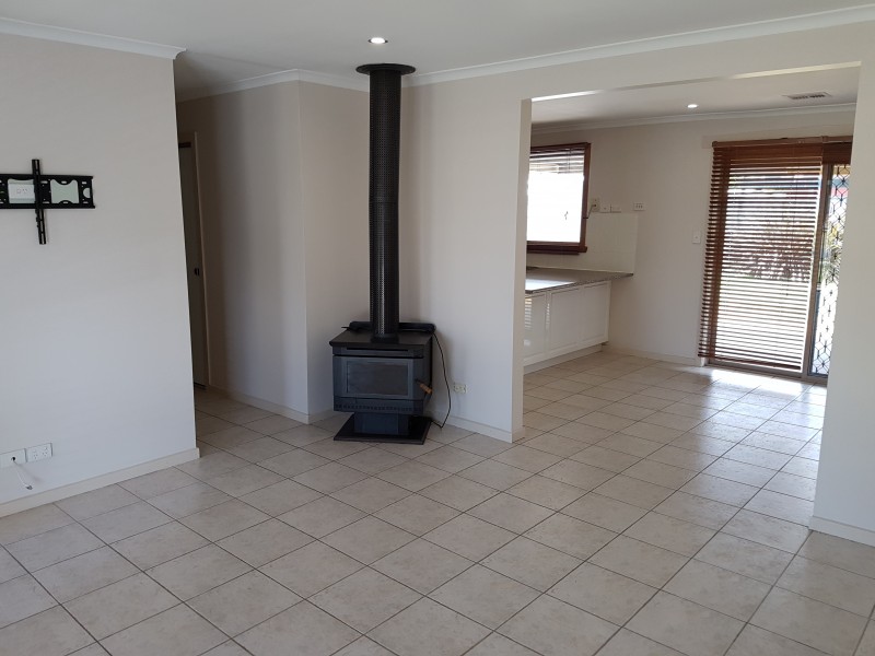 68 Pandora Avenue, Thomastown VIC 3074