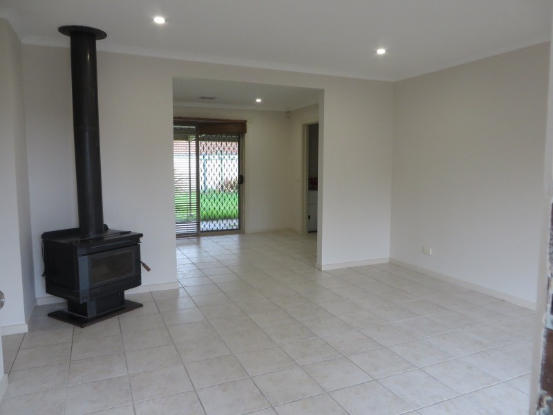 68 Pandora Avenue, Thomastown VIC 3074