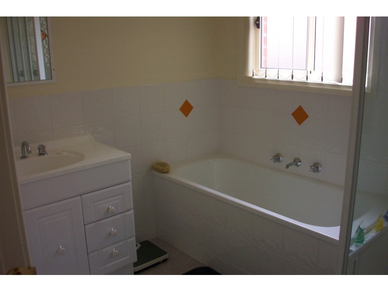 2/22 Hawkes Drive, Mill Park VIC 3082