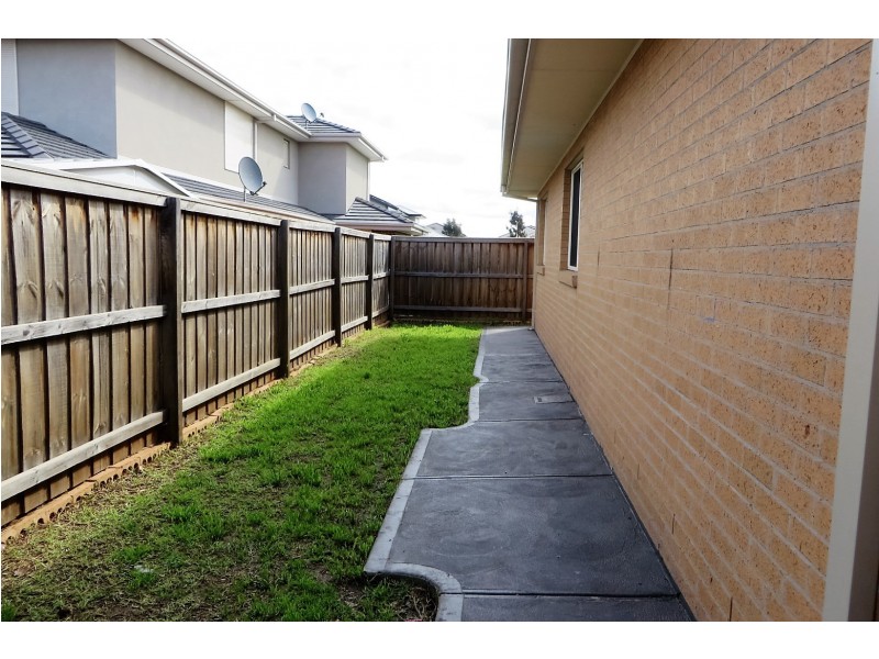 10 Prilep Heights, Lalor VIC 3075