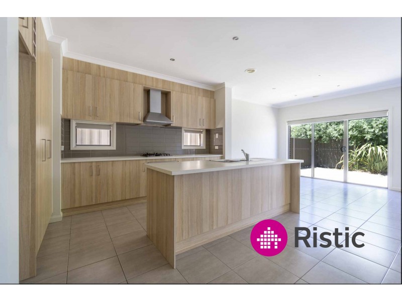 7 Cavell Drive, Craigieburn VIC 3064