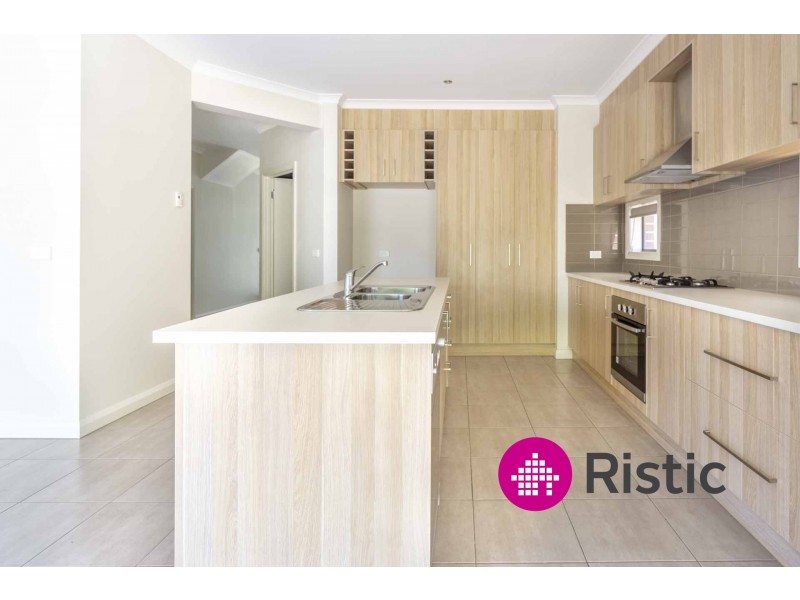 7 Cavell Drive, Craigieburn VIC 3064